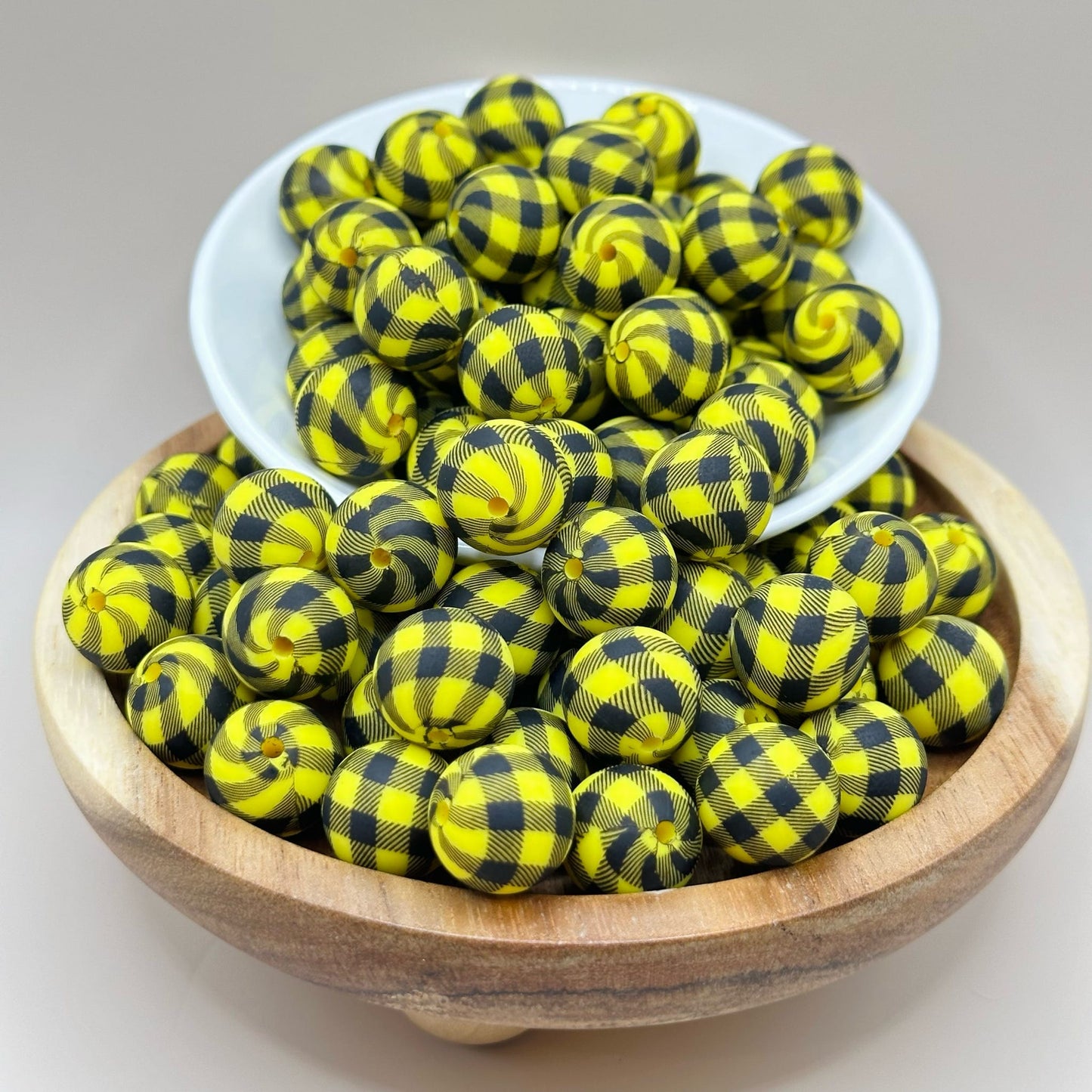 15mm Yellow & Black Plaid Silicone Bead