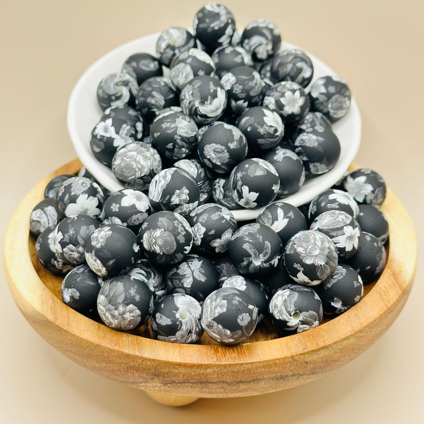 15mm Black and White Floral Silicone Bead