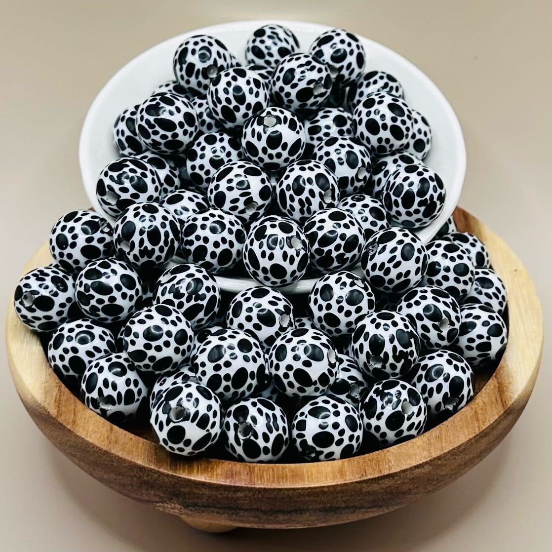 16mm Paw Acrylic Bead Pack