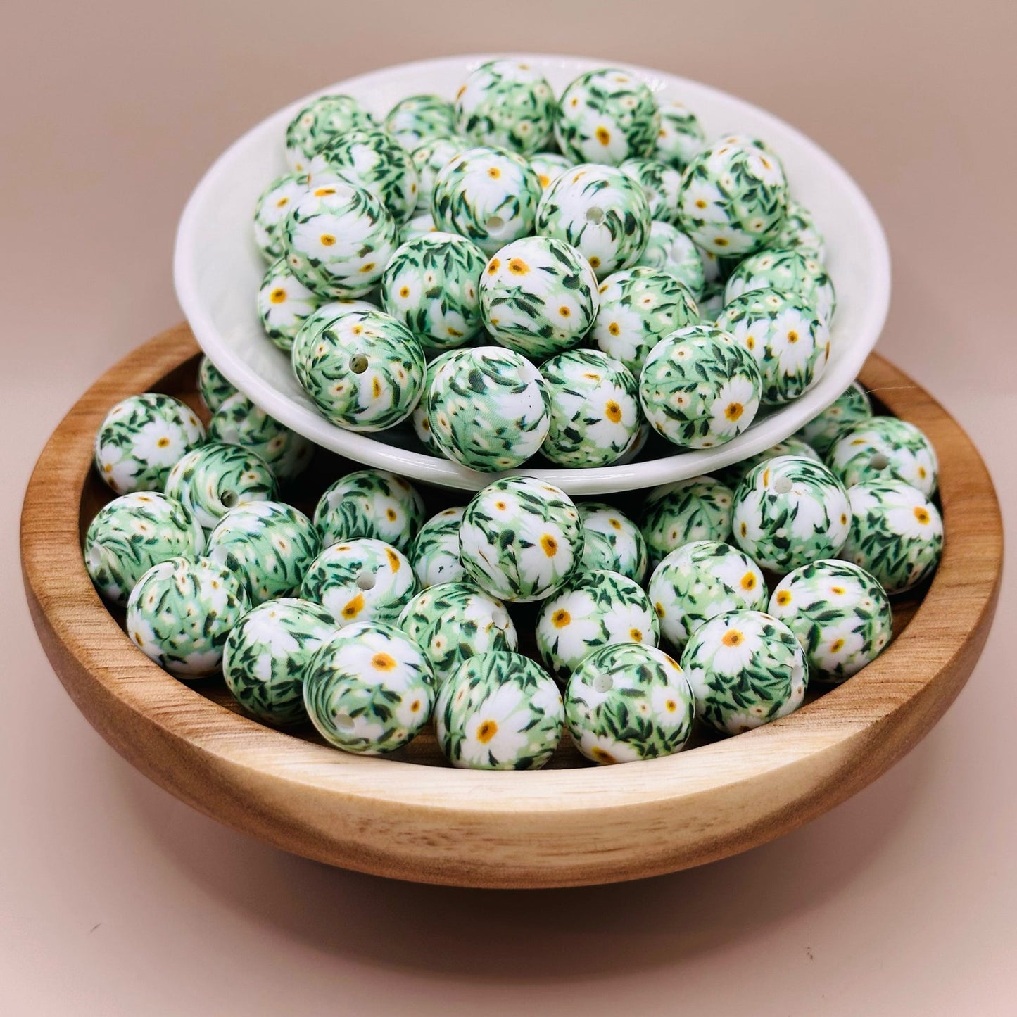 15mm Spring Daisies Silicone Bead