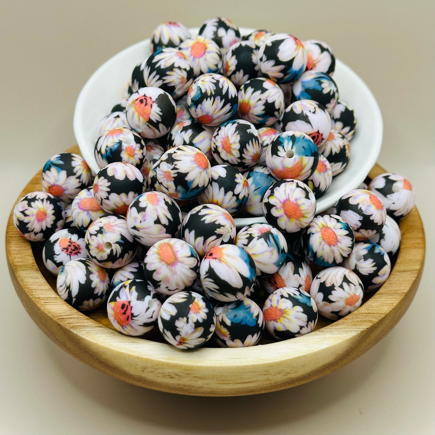 15mm Daisies on Black Silicone Bead