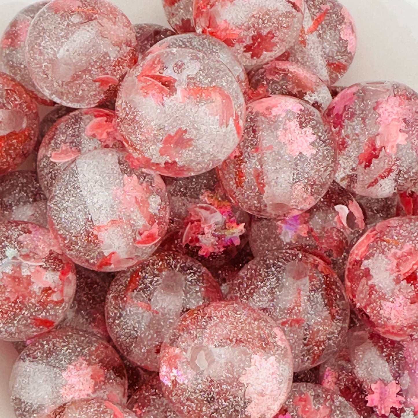 16mm Glitter Leaf Acrylic Bead