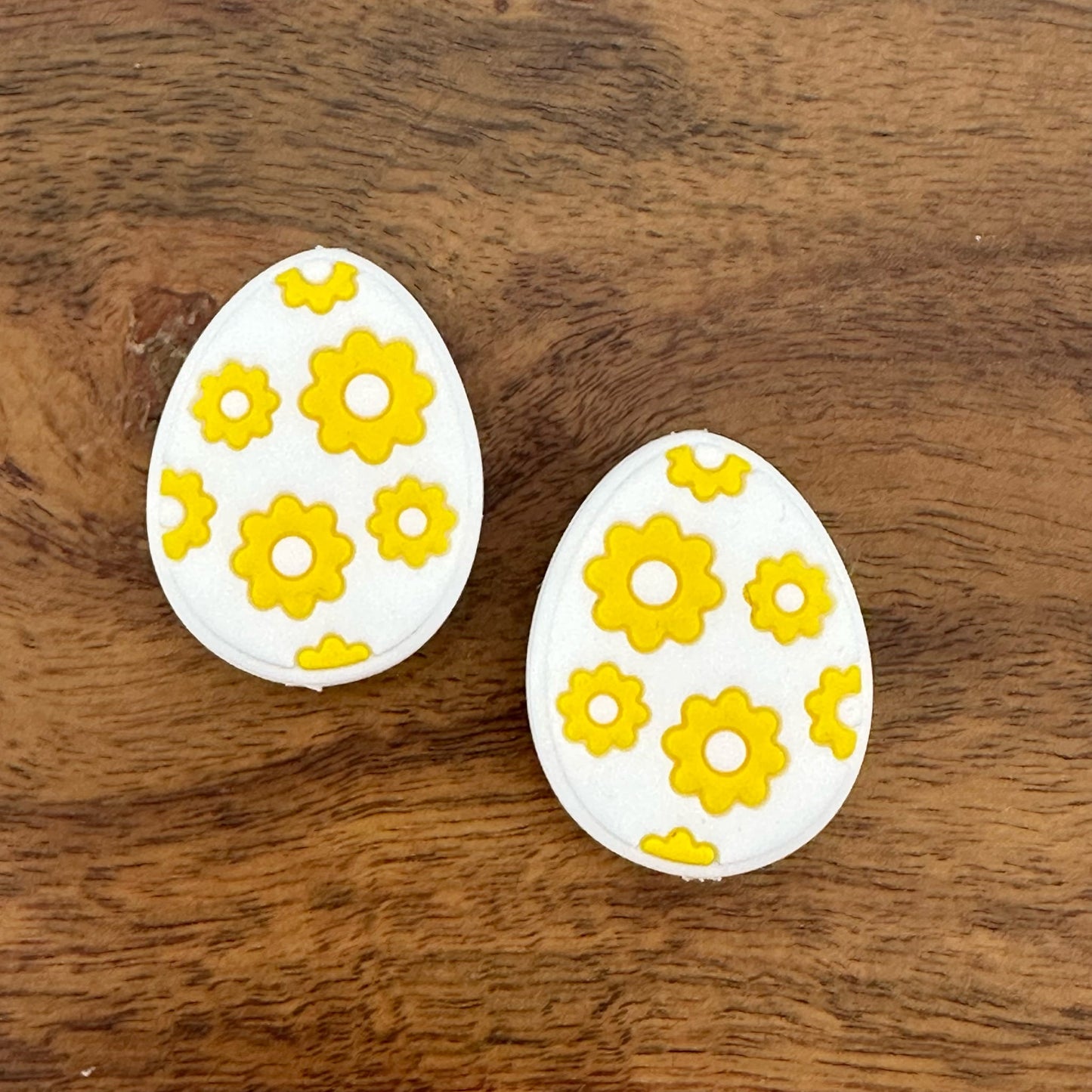 White Floral Egg Focal Bead